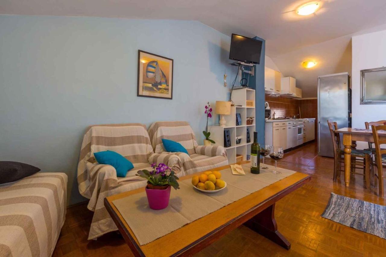 Apartment In Crikvenica 5600 エクステリア 写真